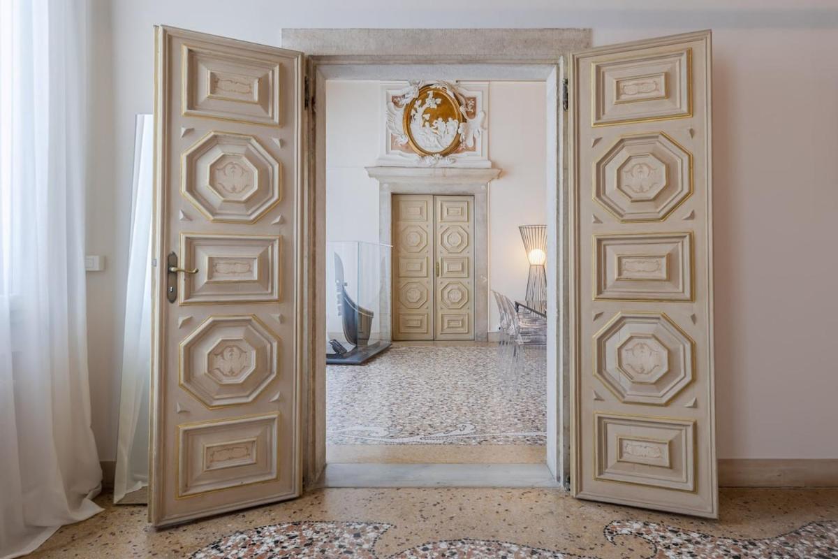 Luxury Calatrava - In Venetian Palazzo * Venice