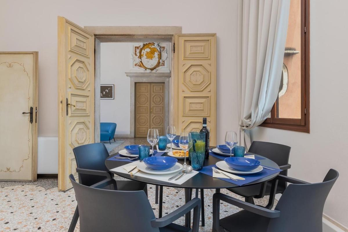 Luxury Calatrava - In Venetian Palazzo Venice