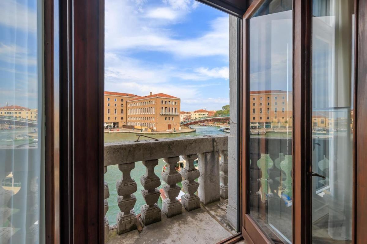 Luxury Calatrava - In Venetian Palazzo Apartment Venice